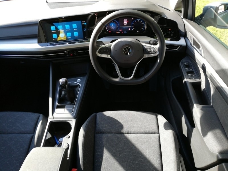 Volkswagen 1.5 TSI Life Hatchback 5dr Petrol Manual Euro 6 (s/s) (150 ps) SAT NAV APPLE CARPLAY CRUISE PARKIMG AIDS ONLY 53000 MILES 72-74 Mitcham Road