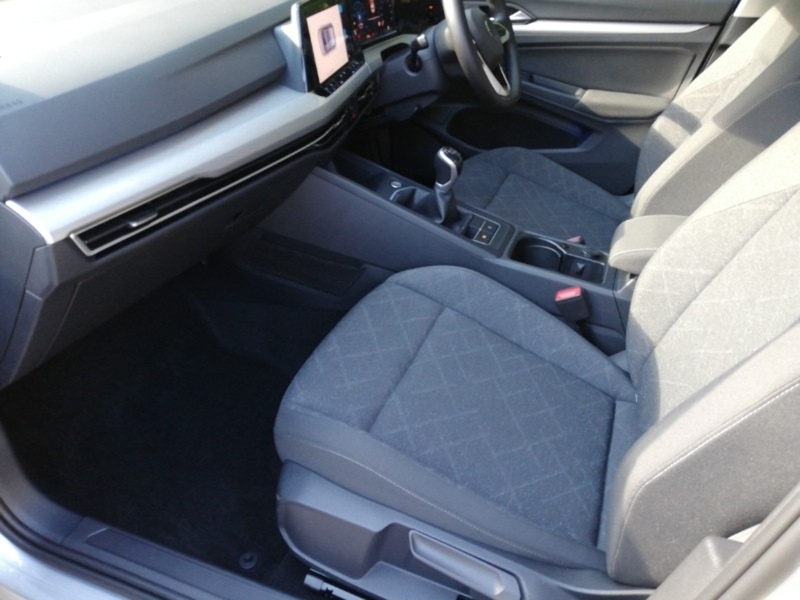 Volkswagen 1.5 TSI Life Hatchback 5dr Petrol Manual Euro 6 (s/s) (150 ps) SAT NAV APPLE CARPLAY CRUISE PARKIMG AIDS ONLY 53000 MILES 72-74 Mitcham Road