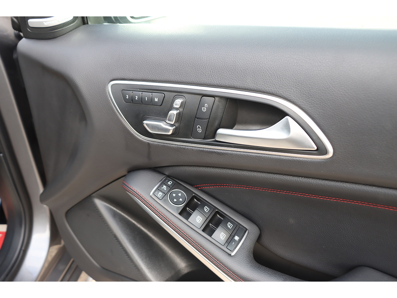 Mercedes-Benz A250 AMG (PREMIUM) HATCHBACK 5DR PETROL 7G-DCT 4MATIC 4WD AUTO SUNROOF HEATED SEATS SAT NAV BLUETOOTH REAR CAMERA 2 OWNERS 81000 MILES FSH 10 SERVICES 72-74 Mitcham Road