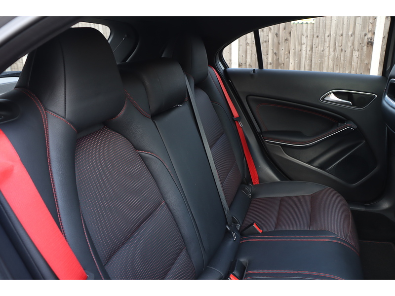 Mercedes-Benz A250 AMG (PREMIUM) HATCHBACK 5DR PETROL 7G-DCT 4MATIC 4WD AUTO SUNROOF HEATED SEATS SAT NAV BLUETOOTH REAR CAMERA 2 OWNERS 81000 MILES FSH 10 SERVICES 72-74 Mitcham Road