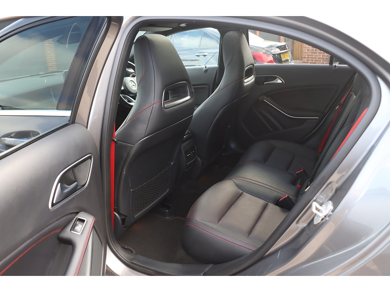 Mercedes-Benz A250 AMG (PREMIUM) HATCHBACK 5DR PETROL 7G-DCT 4MATIC 4WD AUTO SUNROOF HEATED SEATS SAT NAV BLUETOOTH REAR CAMERA 2 OWNERS 81000 MILES FSH 10 SERVICES 72-74 Mitcham Road