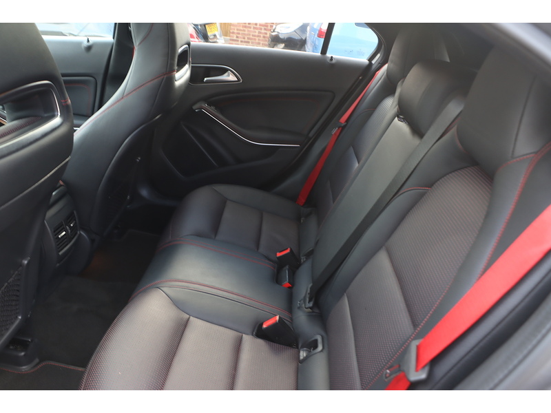 Mercedes-Benz A250 AMG (PREMIUM) HATCHBACK 5DR PETROL 7G-DCT 4MATIC 4WD AUTO SUNROOF HEATED SEATS SAT NAV BLUETOOTH REAR CAMERA 2 OWNERS 81000 MILES FSH 10 SERVICES 72-74 Mitcham Road
