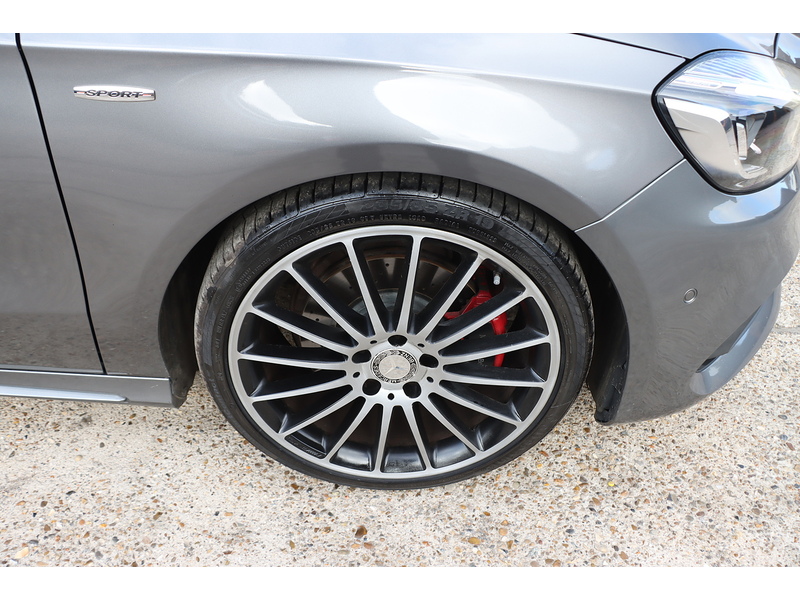 Mercedes-Benz A250 AMG (PREMIUM) HATCHBACK 5DR PETROL 7G-DCT 4MATIC 4WD AUTO SUNROOF HEATED SEATS SAT NAV BLUETOOTH REAR CAMERA 2 OWNERS 81000 MILES FSH 10 SERVICES 72-74 Mitcham Road