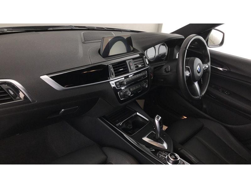 BMW 118I 1.5 M SPORT SHADOW EDITION HATCHBACK 5DR PETROL AUTO EURO 6 (S/S) (136 PS) SAT NAV FULL LEATHER HEATED SEATS 18IN M SPORT ALLOYS 47000 MILES 72-74 Mitcham Road