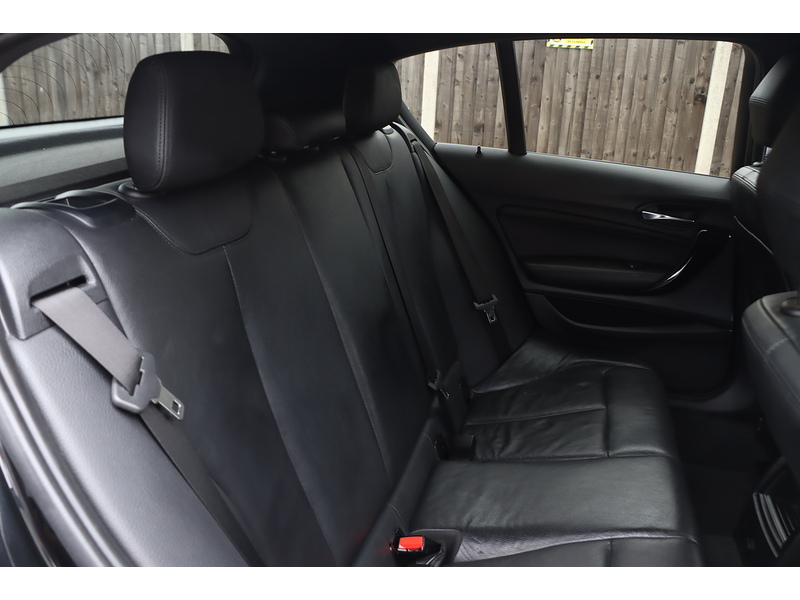 BMW 118I 1.5 M SPORT SHADOW EDITION HATCHBACK 5DR PETROL AUTO HEATED SEATS SAT NAV BLUETOOTH DAB STEREO PARKING AIDS SAME OWNER FOR 4 YEARS 47000 MILES SH 72-74 Mitcham Road