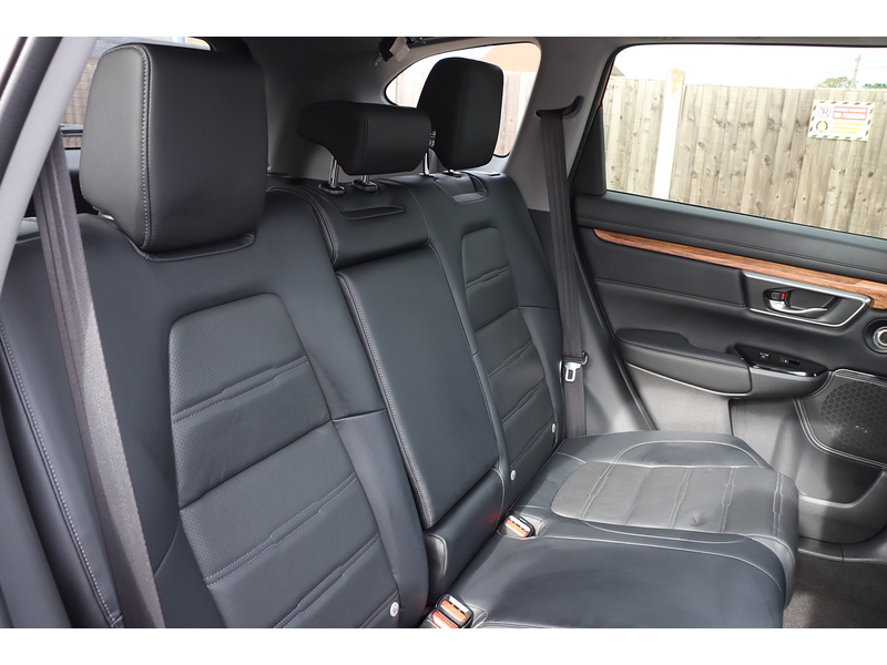 Honda 1.5 VTEC TURBO EX SUV PETROL 4WD AUTO PANORAMIC SUNROOF HEATED SEATS SATNAV BLUETOOTH DAB RADIO REAR CAMERA PARKING AIDS 49000 MILES FSH NO ULEZ 72-74 Mitcham Road