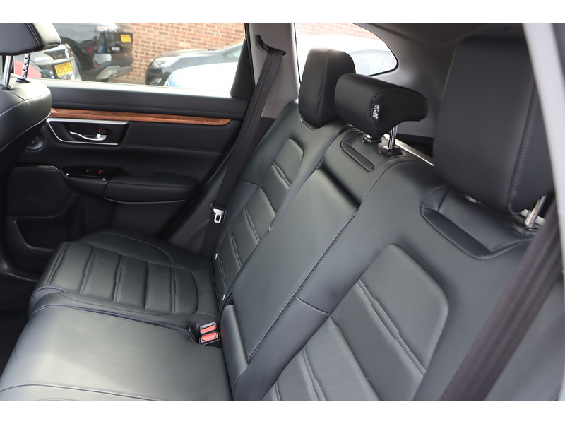 Honda 1.5 VTEC TURBO EX SUV PETROL 4WD AUTO PANORAMIC SUNROOF HEATED SEATS SATNAV BLUETOOTH DAB RADIO REAR CAMERA PARKING AIDS 49000 MILES FSH NO ULEZ 72-74 Mitcham Road