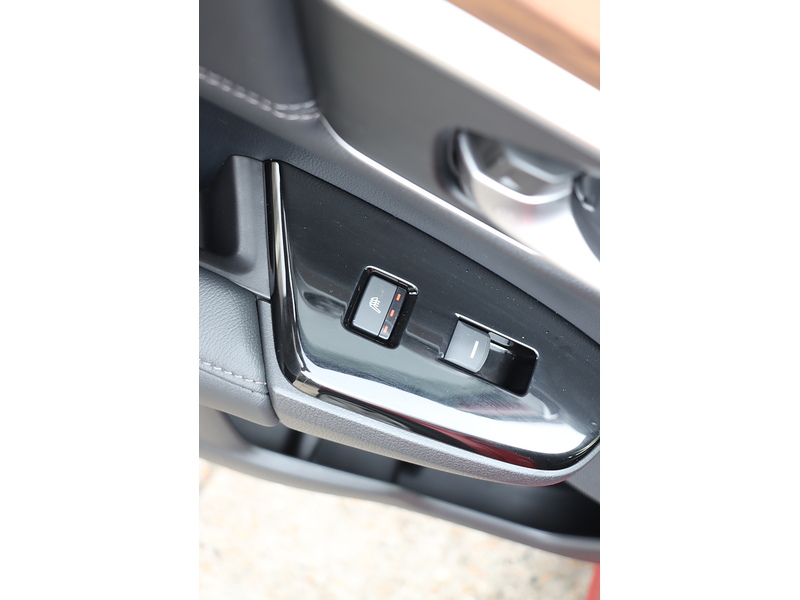 Honda 1.5 VTEC TURBO EX SUV PETROL 4WD AUTO PANORAMIC SUNROOF HEATED SEATS SATNAV BLUETOOTH DAB RADIO REAR CAMERA PARKING AIDS 49000 MILES FSH NO ULEZ 72-74 Mitcham Road