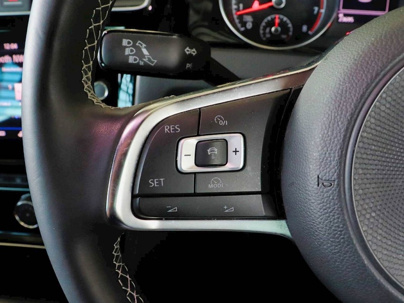Volkswagen 1.5 TSI EVO R-LINE HATCHBACK 5DR PETROL MANUAL EURO 6 (S/S) (150 PS) SAT NAV APPLE CARPLAY REAR CAM PLUS PARKING AIDS BLUETOOTH DAB STEREO 72-74 Mitcham Road