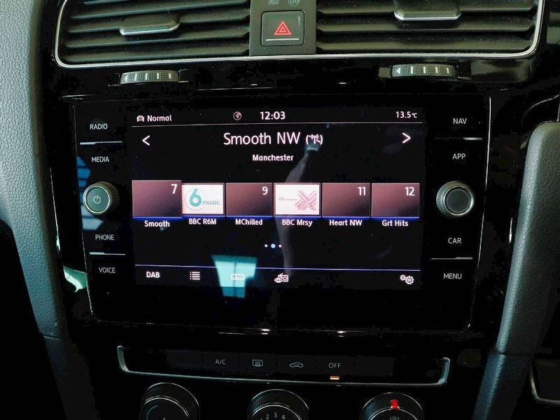 Volkswagen 1.5 TSI EVO R-LINE HATCHBACK 5DR PETROL MANUAL EURO 6 (S/S) (150 PS) SAT NAV APPLE CARPLAY REAR CAM PLUS PARKING AIDS BLUETOOTH DAB STEREO 72-74 Mitcham Road