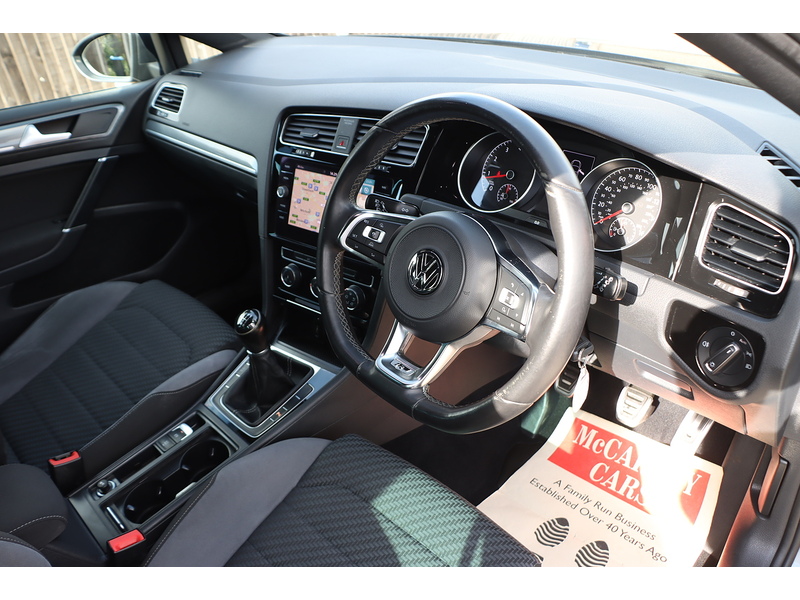 Volkswagen 1.5 TSI EVO R-LINE HATCHBACK 5DR PETROL MANUAL SATNAV BLUETOOTH DAB RADIO APPLE CARPLAY REAR CAMERA PARKING AIDS SAME OWNER FOR 5 YEARS 82000 MILES SH 72-74 Mitcham Road