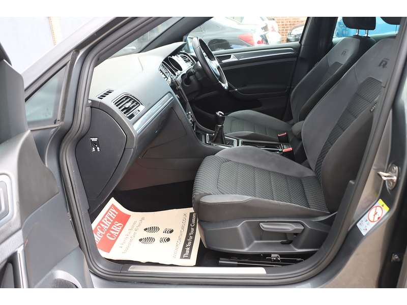 Volkswagen 1.5 TSI EVO R-LINE HATCHBACK 5DR PETROL MANUAL SATNAV BLUETOOTH DAB RADIO APPLE CARPLAY REAR CAMERA PARKING AIDS SAME OWNER FOR 5 YEARS 82000 MILES SH 72-74 Mitcham Road
