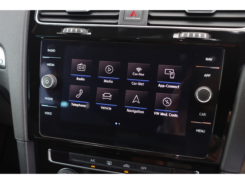 Volkswagen 1.5 TSI EVO R-LINE HATCHBACK 5DR PETROL MANUAL SATNAV BLUETOOTH DAB RADIO APPLE CARPLAY REAR CAMERA PARKING AIDS SAME OWNER FOR 5 YEARS 82000 MILES SH 72-74 Mitcham Road