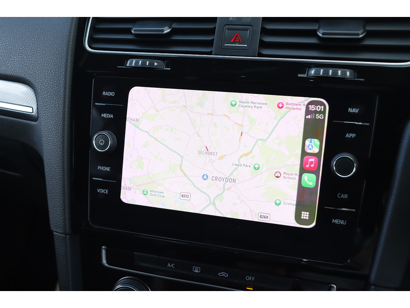 Volkswagen 1.5 TSI EVO R-LINE HATCHBACK 5DR PETROL MANUAL SATNAV BLUETOOTH DAB RADIO APPLE CARPLAY REAR CAMERA PARKING AIDS SAME OWNER FOR 5 YEARS 82000 MILES SH 72-74 Mitcham Road