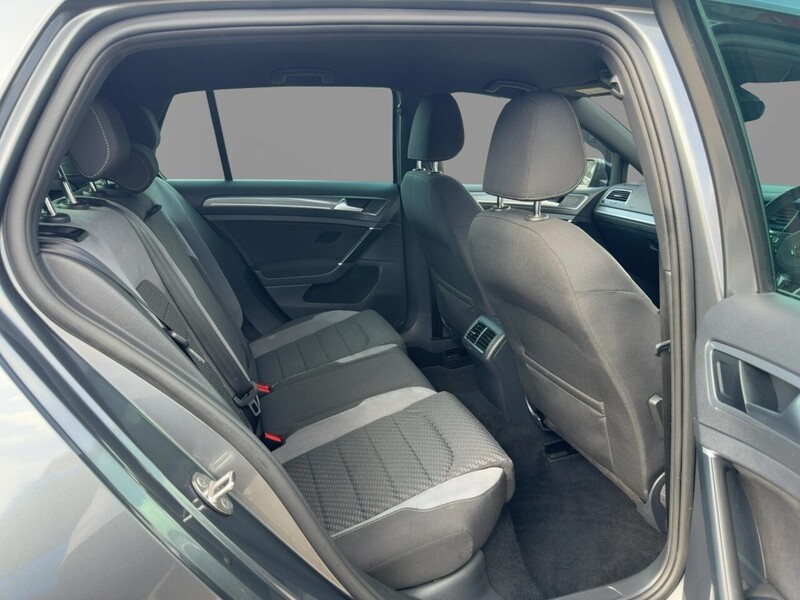 Volkswagen 1.5 TSI EVO R-LINE HATCHBACK 5DR PETROL MANUAL SATNAV BLUETOOTH DAB RADIO APPLE CARPLAY REAR CAMERA PARKING AIDS SAME OWNER FOR 5 YEARS 82000 MILES SH 72-74 Mitcham Road