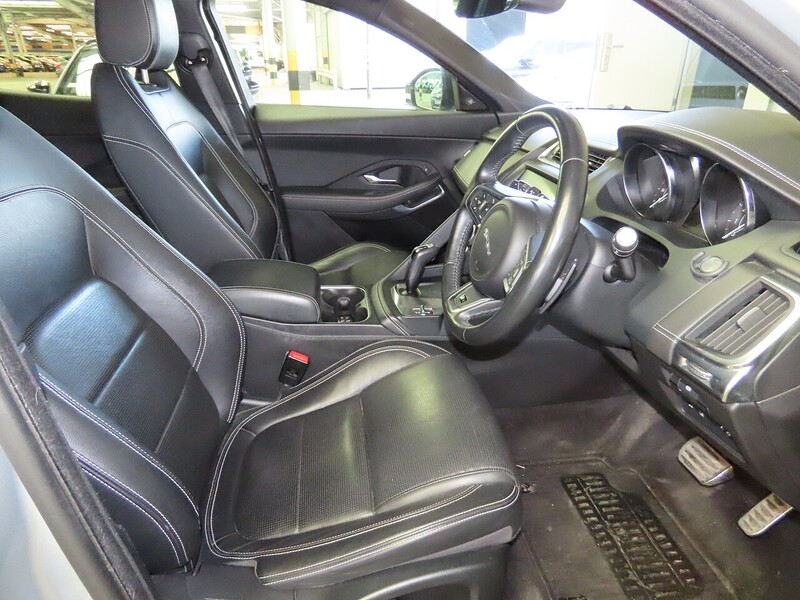 Jaguar 2.0 P200 R-Dynamic S SUV 5dr Petrol Auto AWD Euro 6 (s/s) (200 ps) SAT NAV FULL LEATHER ONLY 66000 MILES 72-74 Mitcham Road