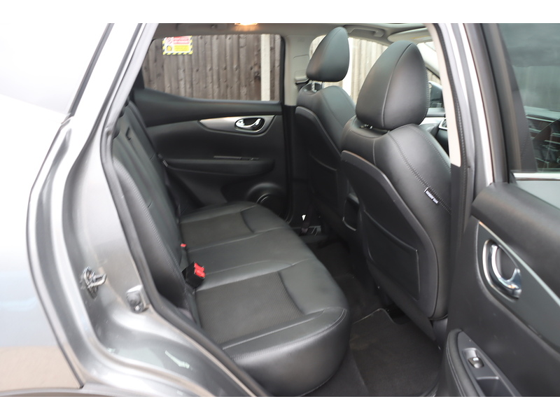 Nissan 1.3 DIG-T TEKNA SUV 5DR PETROL DCT AUTO PAN ROOF HEATED SEATS SATNAV BLUETOOTH APPLE CARPLAY REAR & 360 CAMERA JUST 1 OWNER 36000 MILES FSH 5 SERVICES 72-74 Mitcham Road