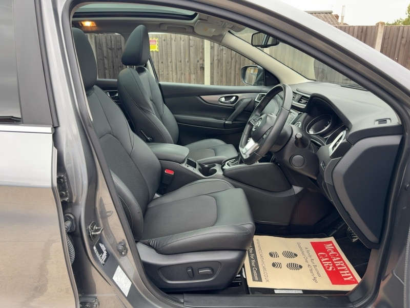 Nissan 1.3 DIG-T TEKNA SUV 5DR PETROL DCT AUTO PAN ROOF HEATED SEATS SATNAV BLUETOOTH APPLE CARPLAY REAR & 360 CAMERA JUST 1 OWNER 36000 MILES FSH 5 SERVICES 72-74 Mitcham Road