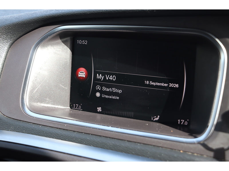 Volvo 2.0 T2 GPF MOMENTUM NAV PLUS HATCHBACK 5DR PETROL MANUAL SAT NAV BLUETOOTH DAB STEREO REAR CAMERA PARKING AIDS SAME OWNER FOR 3 YEARS 51000 MILES FSH 72-74 Mitcham Road