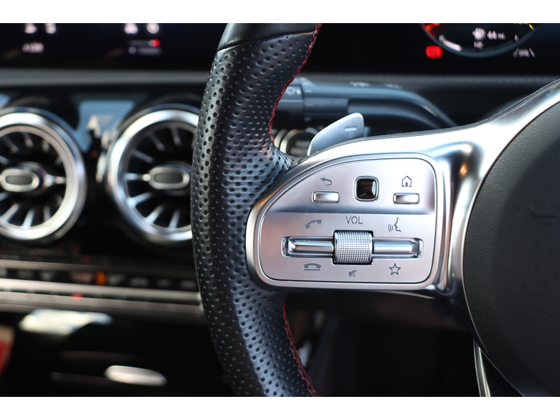 Mercedes-Benz CLA180H 1.3 MHEV AMG LINE (PREMIUM) COUPE 4DR PETROL HYBRID 7G-DCT AUTO HEATED SEATS SATNAV BLUTOOTH APPLE CARPLAY REAR CAMERA 2 OWNERS 66000 MILES SH 72-74 Mitcham Road