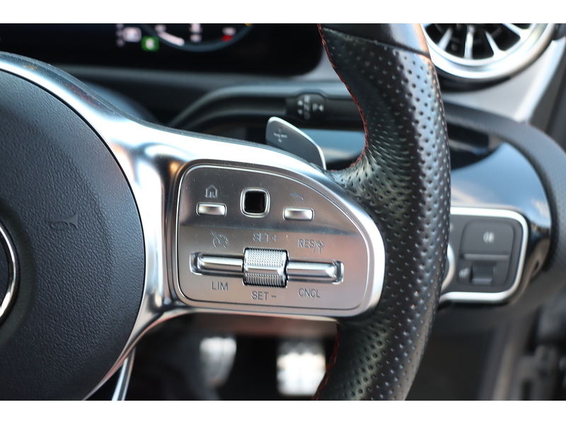 Mercedes-Benz CLA180H 1.3 MHEV AMG LINE (PREMIUM) COUPE 4DR PETROL HYBRID 7G-DCT AUTO HEATED SEATS SATNAV BLUTOOTH APPLE CARPLAY REAR CAMERA 2 OWNERS 66000 MILES SH 72-74 Mitcham Road