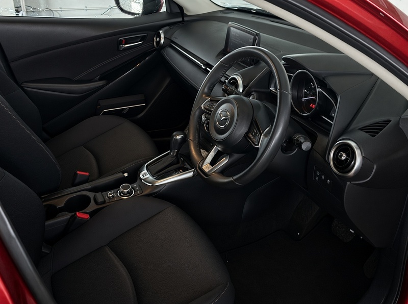 Mazda 1.5 SKYACTIV-G SPORT NAV HATCHBACK 5DR PETROL AUTO EURO 6 (S/S) (90 PS) SAT NAC APPLE CARPLAY BLUETOOTH PARKING AIDS 2 OWNER 50000 MILES FULL MAZDA SH 72-74 Mitcham Road