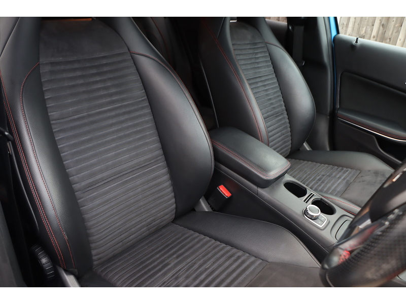 Mercedes-Benz A250 BLUEEFFICIENCY AMG SPORT HATCHBACK 5DR PETROL 7G-DCT AUTO SAT NAV BLUETOOTH STEREO CD PLAYER PARKING AIDS ONLY 90000 MILES SH NO ULEZ CHARGE 72-74 Mitcham Road
