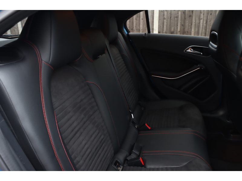 Mercedes-Benz A250 BLUEEFFICIENCY AMG SPORT HATCHBACK 5DR PETROL 7G-DCT AUTO SAT NAV BLUETOOTH STEREO CD PLAYER PARKING AIDS ONLY 90000 MILES SH NO ULEZ CHARGE 72-74 Mitcham Road