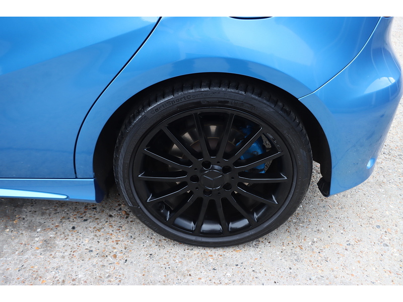 Mercedes-Benz A250 BLUEEFFICIENCY AMG SPORT HATCHBACK 5DR PETROL 7G-DCT AUTO SAT NAV BLUETOOTH STEREO CD PLAYER PARKING AIDS ONLY 90000 MILES SH NO ULEZ CHARGE 72-74 Mitcham Road