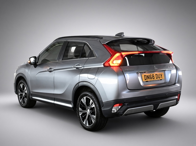 Mitsubishi 1.5T 4 SUV 5 DOOR SAT NAV PAN ROOF APPLE CAR PLAY 360 CAM AND PARKING AIDS BLUETOOTH DAB STEREO FULL LEATHER HEATED SEATS 83000 MILES COMPREHENSIVE SH 72-74 Mitcham Road