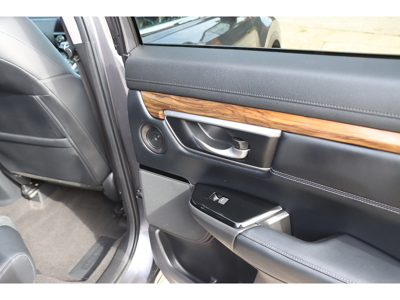 Honda 1.5 VTEC TURBO SR SUV PETROL 4WD 5 DOOR AUTO HEATED SEATS SATNAV BLUETOOTH DAB RADIO REAR CAMERA PARKING AIDS 2 OWNERS ONLY 58000 MILES FSH 9 SERVICES 72-74 Mitcham Road