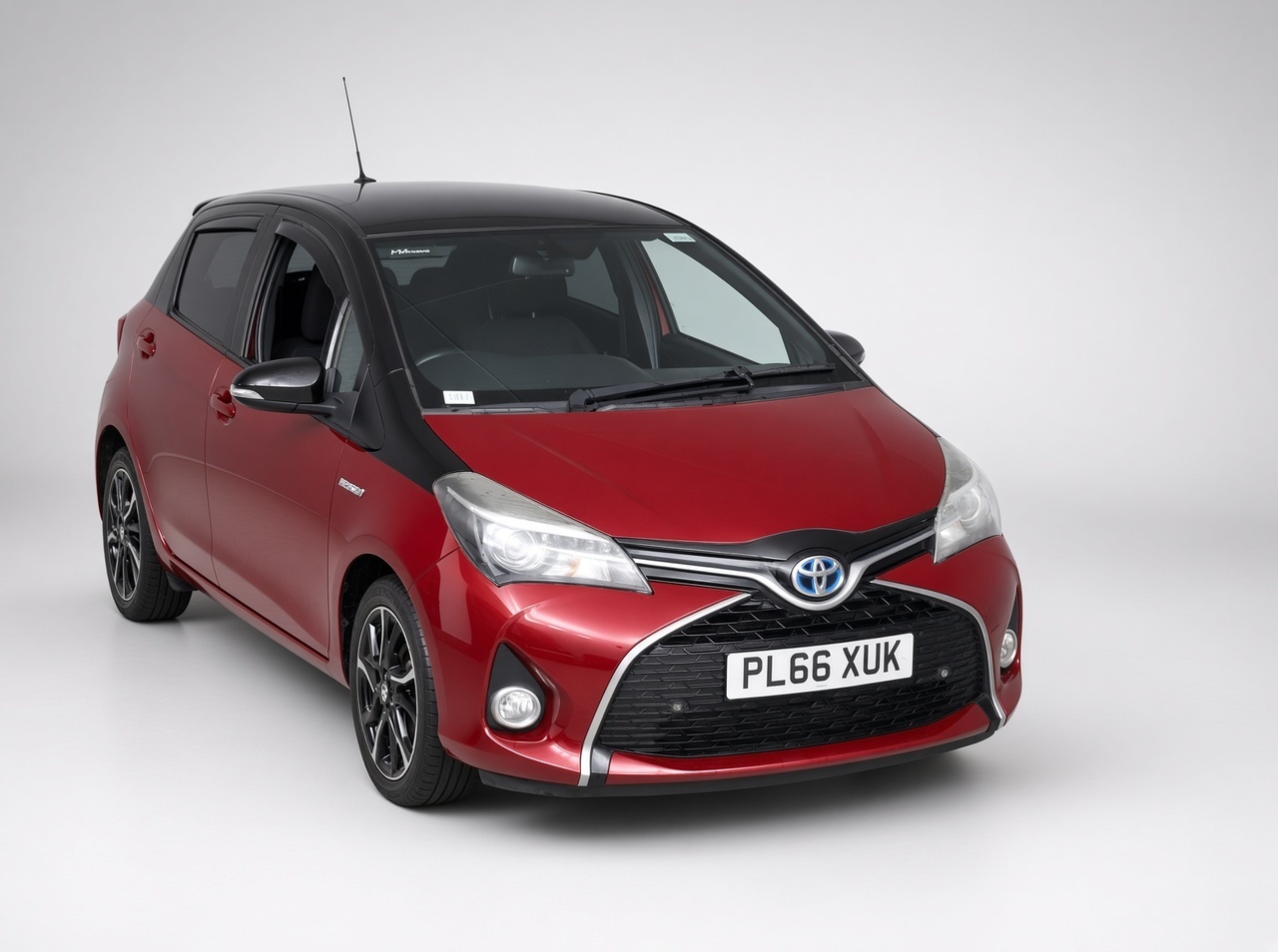 2016 TOYOTA YARIS