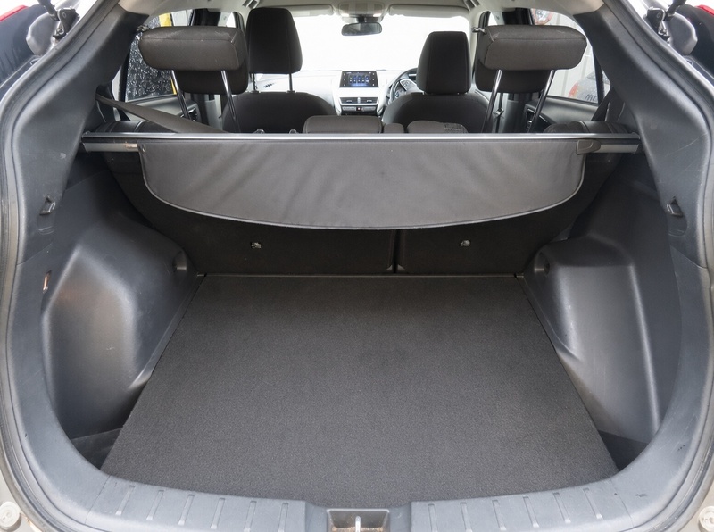 Mitsubishi 1.5T 3 SUV 5DR PETROL MANUAL HEATED SEATS SAT NAV BLUETOOTH DAB STEREO APPLE CARPLAY REAR CAMERA PARKING AIDS 2 OWNERS 60000 MILES SH NO ULEZ CHARGE 72-74 Mitcham Road