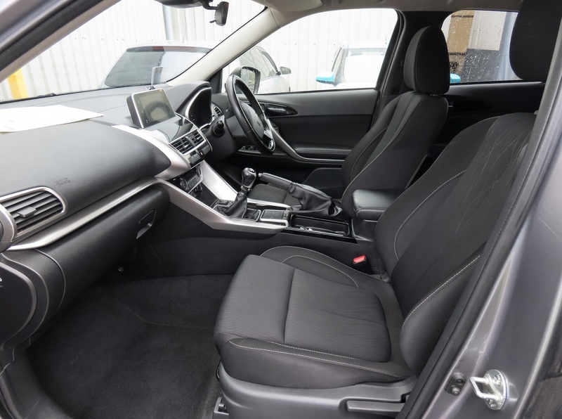 Mitsubishi 1.5T 3 SUV 5DR PETROL MANUAL HEATED SEATS SAT NAV BLUETOOTH DAB STEREO APPLE CARPLAY REAR CAMERA PARKING AIDS 2 OWNERS 60000 MILES SH NO ULEZ CHARGE 72-74 Mitcham Road