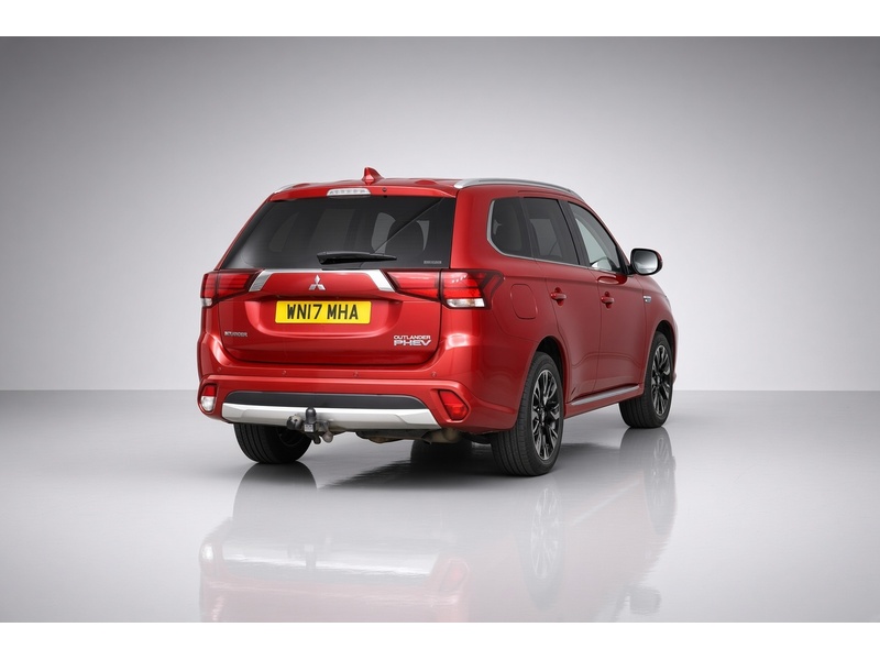 Mitsubishi 2.0H 12KWH 4H SUV 5DR PETROL PLUG-IN HYBRID 4WD AUTO SUNROOF HEATED SEATS SAT NAV BLUETOOTH REAR CAM PARKING AIDS 2 OWNERS 73000 MILES FSH 8 SERVICES 72-74 Mitcham Road