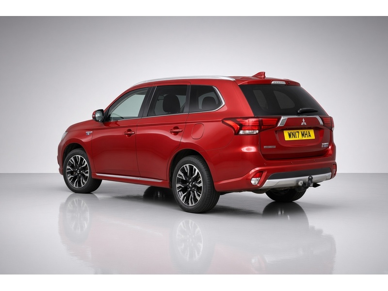 Mitsubishi 2.0H 12KWH 4H SUV 5DR PETROL PLUG-IN HYBRID 4WD AUTO SUNROOF HEATED SEATS SAT NAV BLUETOOTH REAR CAM PARKING AIDS 2 OWNERS 73000 MILES FSH 8 SERVICES 72-74 Mitcham Road
