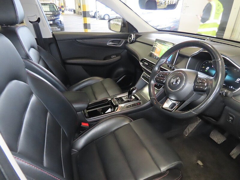 MG 1.5 T-GDI 16.6KWH EXCITE SUV 5DR PETROL PLUG-IN HYBRID AUTO HEATED SEATS SAT NAV BLUETOOTH APPLE CARPLAY REAR CAM PARKING AIDS 1 OWNER 48000 MILES SH 72-74 Mitcham Road