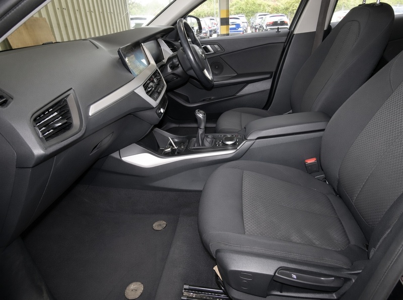 BMW 118I 1.5 SE (LCP) HATCHBACK 5DR PETROL MANUAL SAT NAV BLUETOOTH DAB STEREO PARKING AIDS JUST 2 OWNERS ONLY 35000 MILES FSH NO ULEZ CHARGE 72-74 Mitcham Road