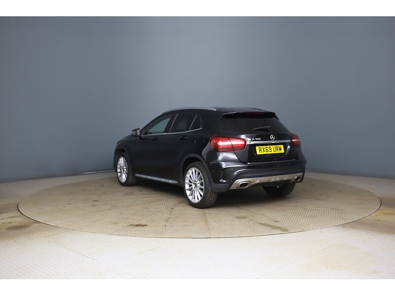 Mercedes-Benz GLA180 1.6 AMG LINE EDITION SUV 5DR PETROL 7G-DCT AUTO HEATED SEATS SAT NAV BLUETOOTH DAB STEREO REAR CAMERA PARKING AIDS JUST 2 OWNERS 82000 MILES SH 72-74 Mitcham Road