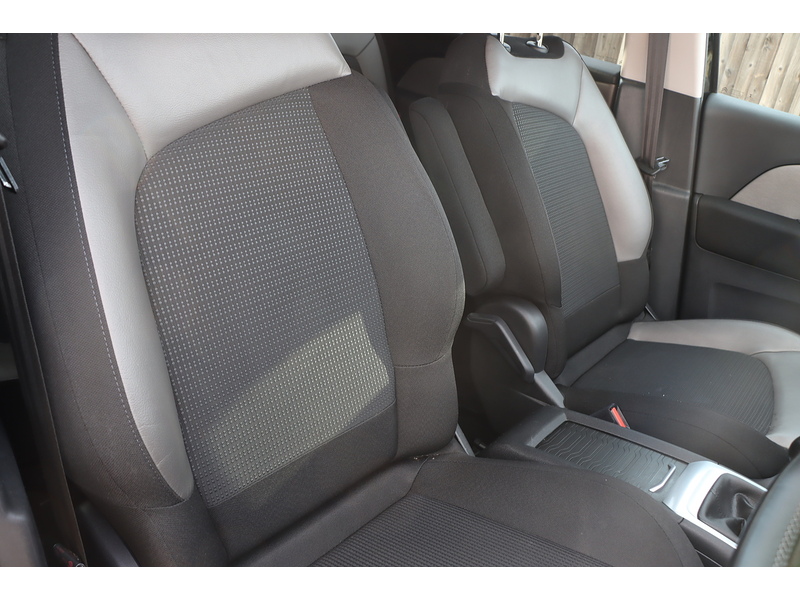 Citroen 1.2 PURETECH FEEL PLUS MPV 5DR PETROL MANUAL 7 SEATER SATNAV BLUETOOTH DAB STEREO APPLE CARPLAY REAR CAMERA PARKING AIDS 34000 MILES SH NO ULEZ CHARGE 92-96 Mitcham Road