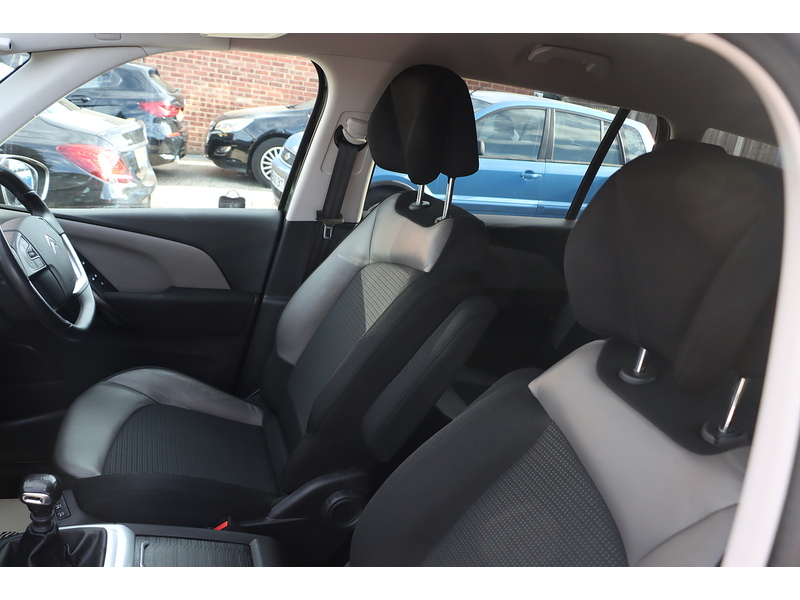 Citroen 1.2 PURETECH FEEL PLUS MPV 5DR PETROL MANUAL 7 SEATER SATNAV BLUETOOTH DAB STEREO APPLE CARPLAY REAR CAMERA PARKING AIDS 34000 MILES SH NO ULEZ CHARGE 92-96 Mitcham Road