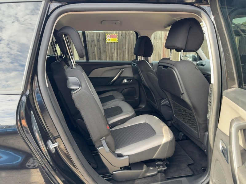 Citroen 1.2 PURETECH FEEL PLUS MPV 5DR PETROL MANUAL 7 SEATER SATNAV BLUETOOTH DAB STEREO APPLE CARPLAY REAR CAMERA PARKING AIDS 34000 MILES SH NO ULEZ CHARGE 92-96 Mitcham Road