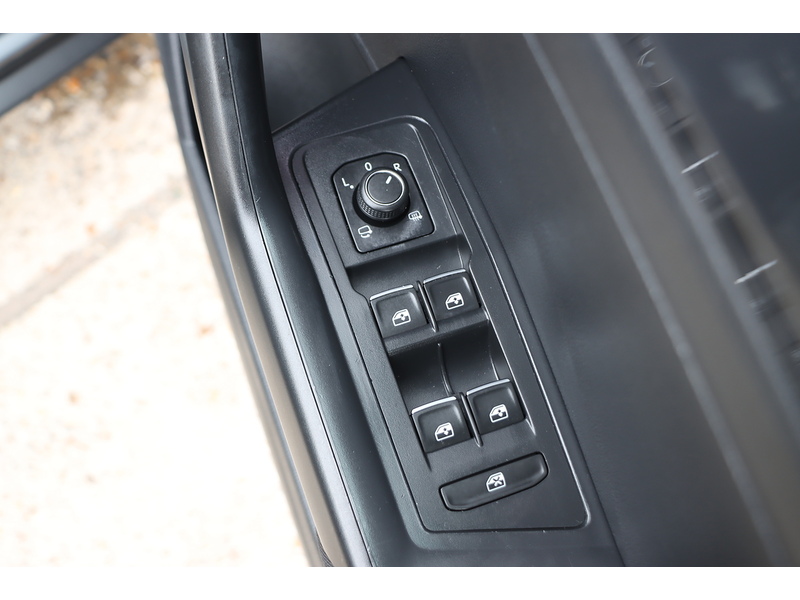 Volkswagen 2.0 TSI SEL SUV 5dr Petrol DSG 4Motion Euro 6 (s/s) (190 ps) 72-74 Mitcham Road