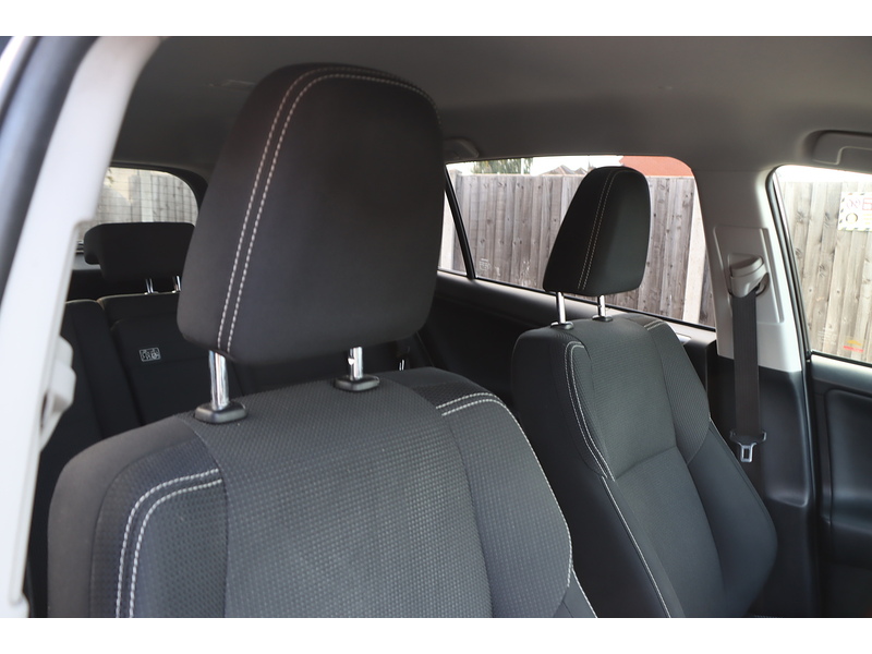 Toyota 2.5 VVT-h Business Edition Plus SUV 5dr Petrol Hybrid CVT Euro 6 (s/s) (Safety Sense, Nav) (197 ps) 72-74 Mitcham Road
