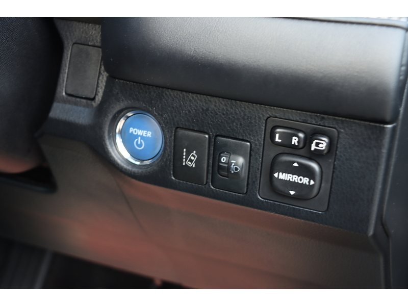 Toyota 2.5 VVT-h Business Edition Plus SUV 5dr Petrol Hybrid CVT Euro 6 (s/s) (Safety Sense, Nav) (197 ps) 72-74 Mitcham Road