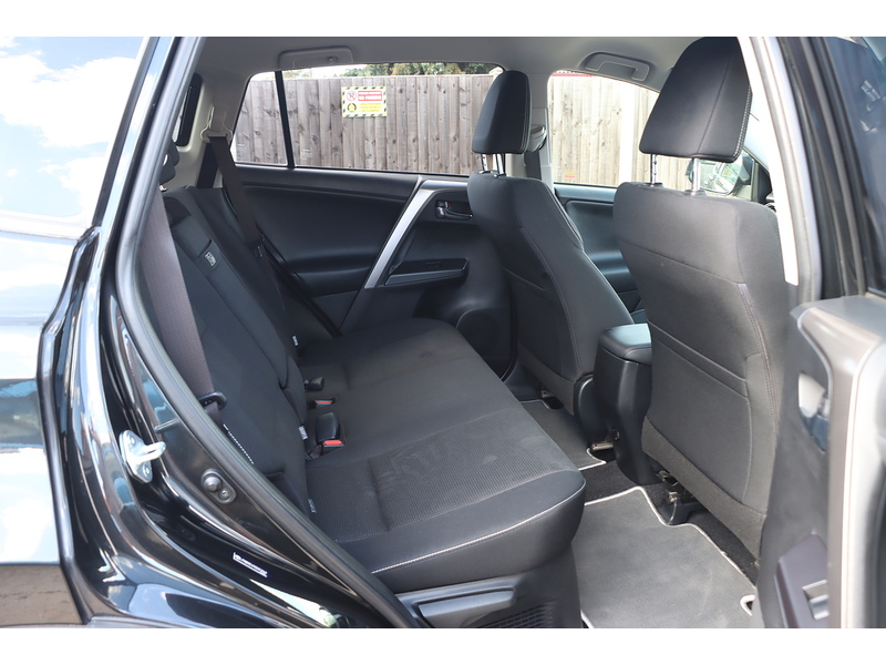 Toyota 2.5 VVT-h Business Edition Plus SUV 5dr Petrol Hybrid CVT Euro 6 (s/s) (Safety Sense, Nav) (197 ps) 72-74 Mitcham Road