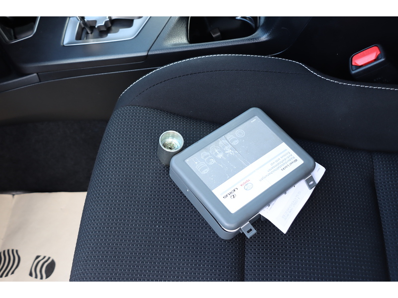 Toyota 2.5 VVT-h Business Edition Plus SUV 5dr Petrol Hybrid CVT Euro 6 (s/s) (Safety Sense, Nav) (197 ps) 72-74 Mitcham Road