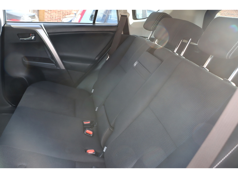 Toyota 2.5 VVT-h Business Edition Plus SUV 5dr Petrol Hybrid CVT Euro 6 (s/s) (Safety Sense, Nav) (197 ps) 72-74 Mitcham Road