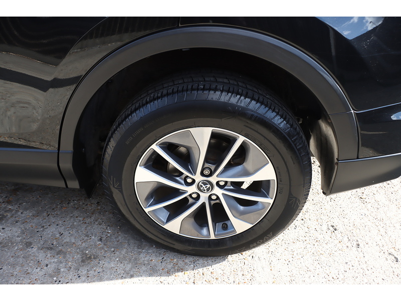 Toyota 2.5 VVT-h Business Edition Plus SUV 5dr Petrol Hybrid CVT Euro 6 (s/s) (Safety Sense, Nav) (197 ps) 72-74 Mitcham Road