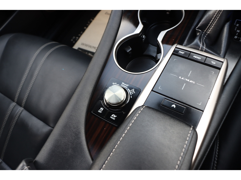 Lexus 450H 3.5 V6 TAKUMI SUV 5DR PETROL HYBRID E-CVT 4WD AUTO SUNROOF HEATED SEATS SAT NAV BLUETOOTH REAR & 360 CAMERA PARKING AIDS 1 OWNER 68000 MILES SH 72-74 Mitcham Road